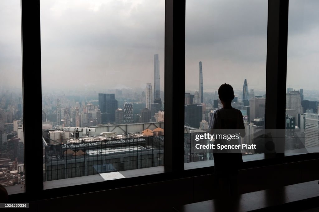 Air Quality Alert Issued For New York City Over Smoke From Canadian Wildfires