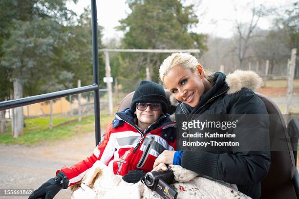Watson Family" - Guest host Jenny McCarthy visits the Watson Family of Knoxville, TN in a special Thanksgiving-themed show. The Watson family has...