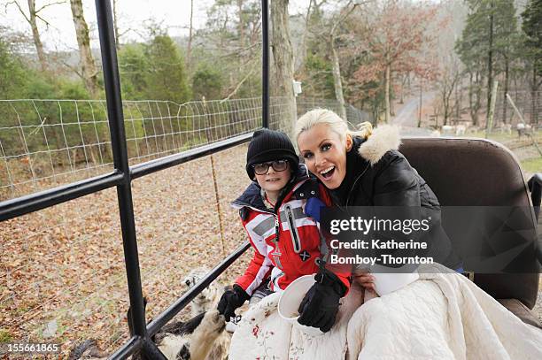 Watson Family" - Guest host Jenny McCarthy visits the Watson Family of Knoxville, TN in a special Thanksgiving-themed show. The Watson family has...