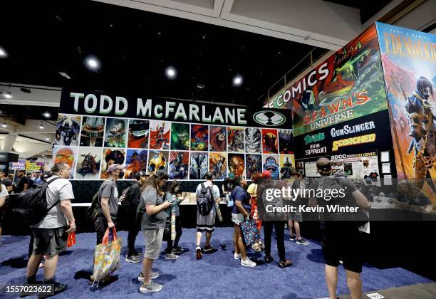Todd Con Todd Mcfarlane Productions Photos and Premium High Res Pictures - Getty ...