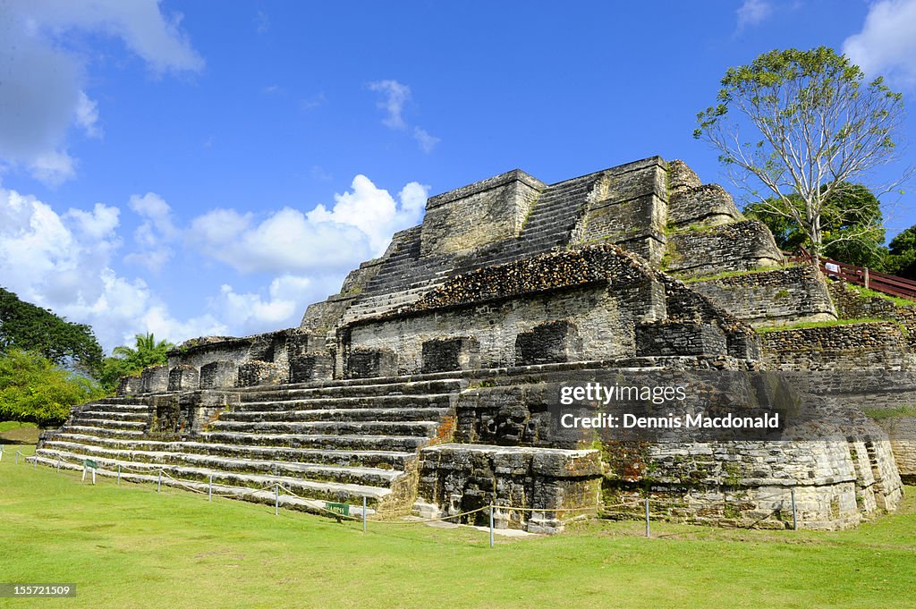 Miyen Runes Altun Ha Mayan Ruins Belize City High-Res Stock Photo - Getty Images