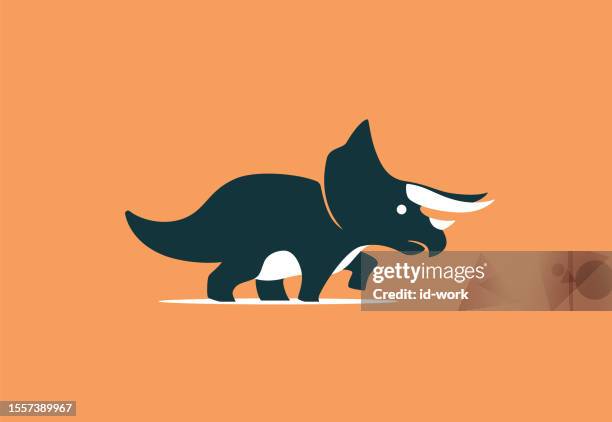 stockillustraties, clipart, cartoons en iconen met triceratops running - triceratops