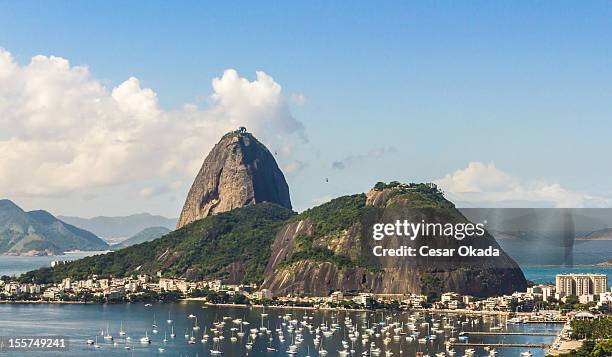 シュガーローフ山 - rio de janeiro ストックフォトと画像