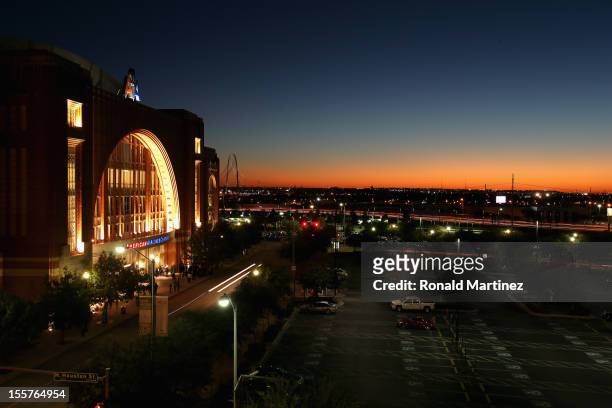 General view of the Margaret Hunt Hill Bridge is seen behind the American Airlines Center on November 7, 2012 in Dallas, Texas. NOTE TO USER: User...