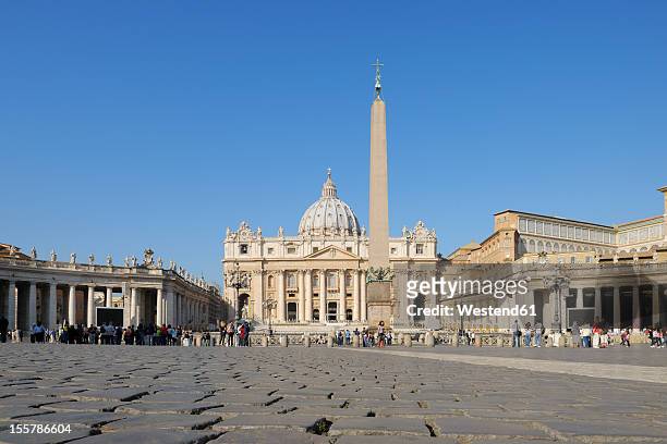europe, italy, rome, view of st. peter's basilica and st. peter's square at vatican - basílica de são pedro - fotografias e filmes do acervo