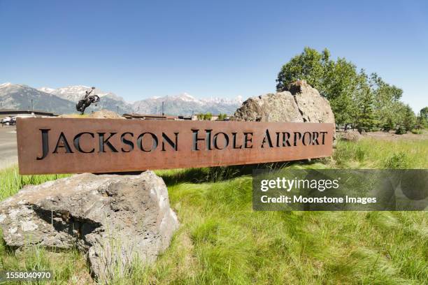 Airport Road Wyoming Photos and Premium High Res Pictures - Getty Images