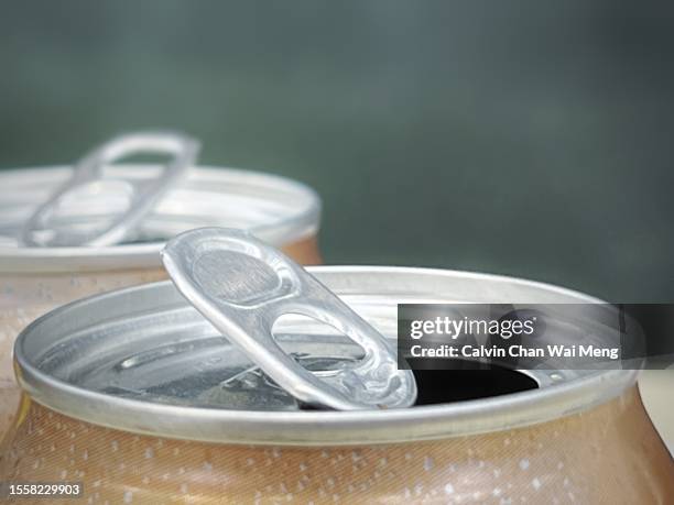 pull ring canned drinks - abridor com anel imagens e fotografias de stock