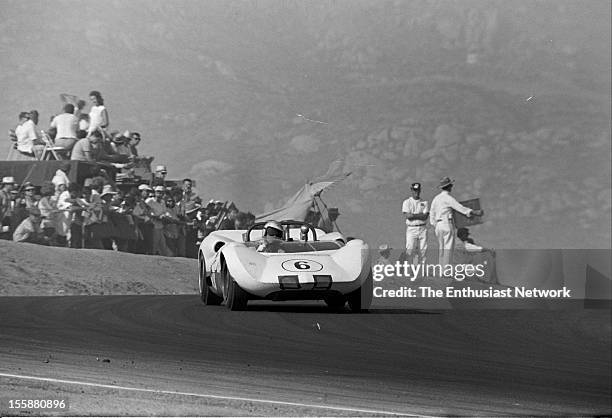 Times Grand Prix - Riverside. Roger Penske driving his Chevrolet Powered Chaparral 2A.