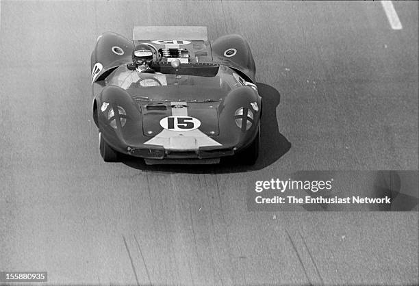 Times Grand Prix - Riverside. Jim Clark of Team Lotus drives his Ford powered Lotus 30 to a third place finish.