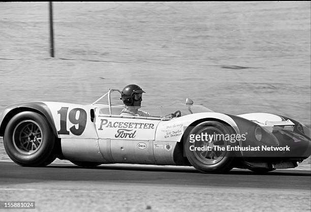 Times Grand Prix - Riverside. Dan Gurney driving his Ford powered Lotus 19 B.