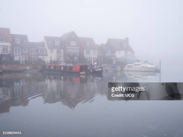 Abingdon Marina by the Thames, fog and ducks.