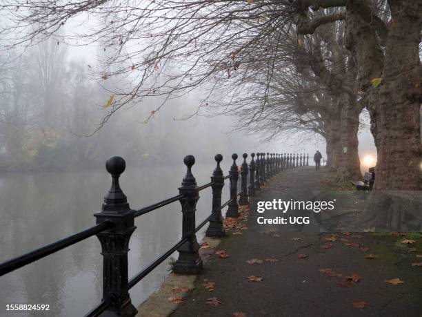 Misty winter sunrise by the Thames at St Helens Wharf, Abingdon.