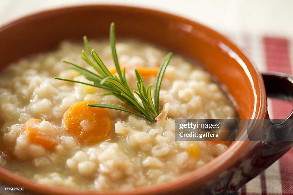 Italiano Zuppa d'orzo