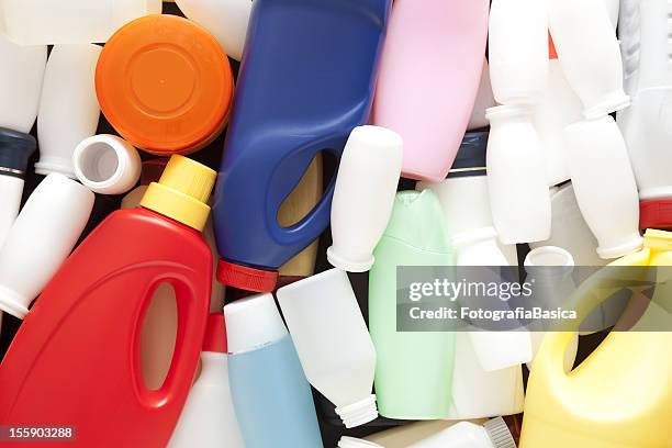 plastic containers - schoonmaakmiddel stockfoto's en -beelden