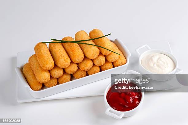 croquettes - pastel de patata fotografías e imágenes de stock