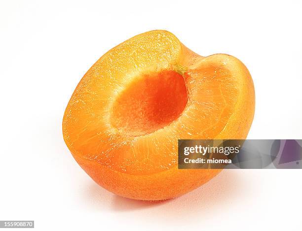 apricot cut in half - apricot 個照片及圖片檔