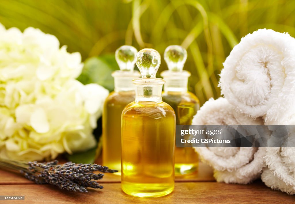 Massage-Öl in Flaschen im spa
