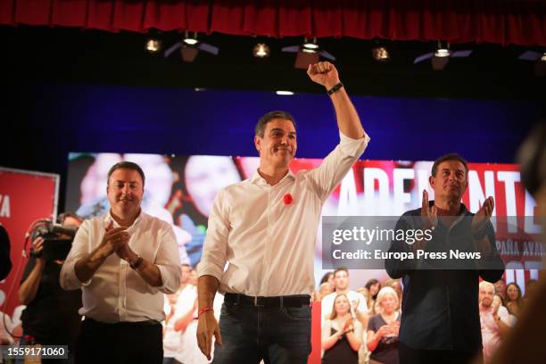 The secretary general of the PSdeG, Valentin Formoso, the secretary general of the PSOE and president of the Government and candidate for reelection,...