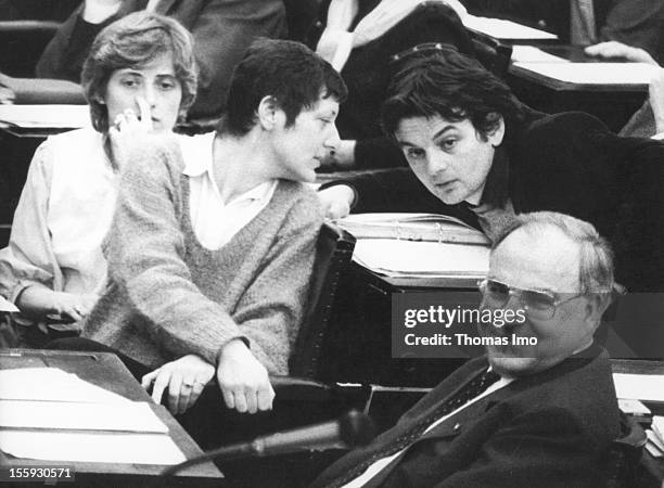 German Federal Chancellor Helmut Kohl with members of the Green Party Petra Kelly Marieluise Beck-Oberdorf and Joschka Fischer, March 29 Bonn,...