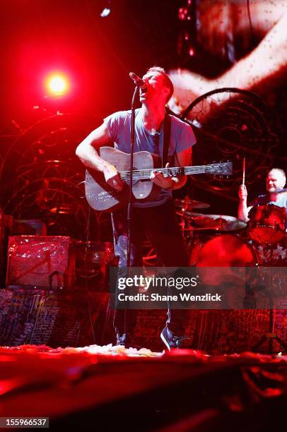 Chris Martin of Coldplay performs for fans on November 10, 2012 in Auckland, New Zealand.