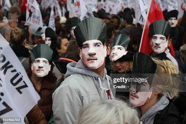 Turkish Mask 330 Atatürk Mask Stock Photos, High-Res Pictures, and Images - Getty Images