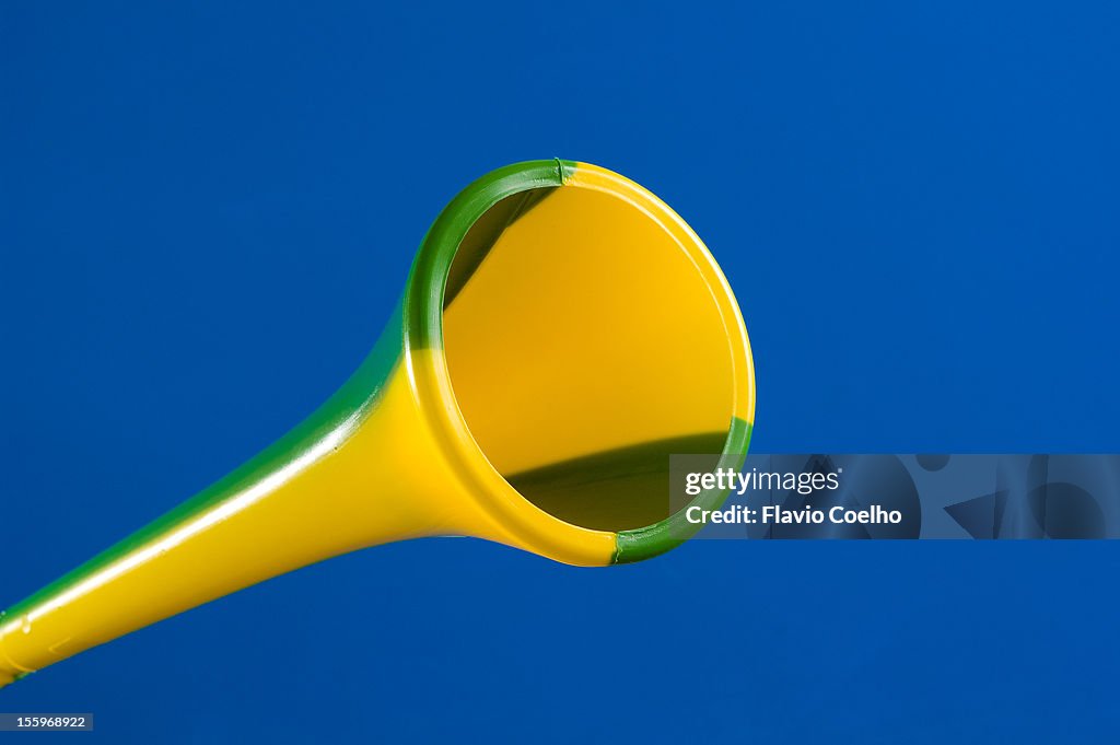 Plastic horn