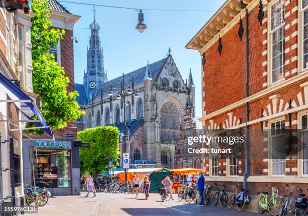 st. bavokerk cathedral, barteljorisstraat, haarlem, netherlands - haarlem netherlands stock pictures, royalty-free photos & images