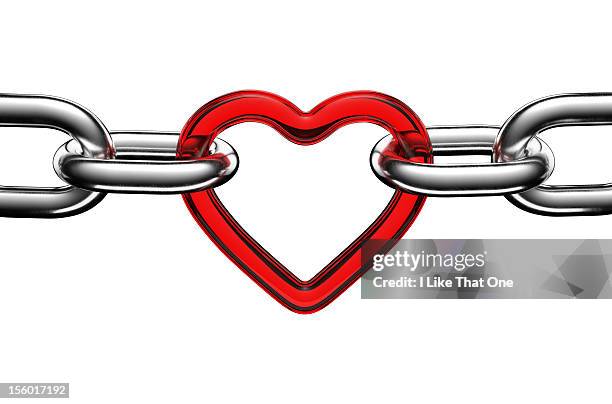 steel chain links connected by a red heart link - a chain is as strong as its weakest link foto e immagini stock