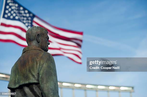 Statue of former Texas Longhorns head coach Darrell K Royal looks over the field before the Big 12 Conference game between the Texas Longhorns and...