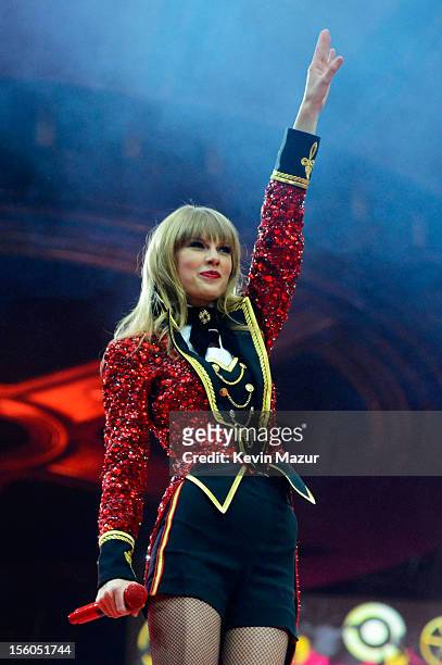 Singer Taylor Swift performs onstage during the MTV EMA's 2012 at Festhalle Frankfurt on November 11, 2012 in Frankfurt am Main, Germany.