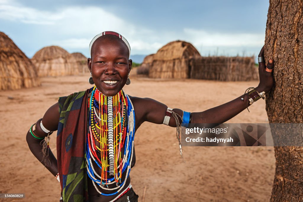 Junge Frau von Erbore tribe, Äthiopien, Afrika