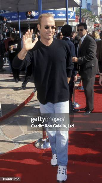 Actor Michael Keaton attending the premiere of 'Jack Frost' on December 5, 1998 at Mann Village Theater in Westwood, California.