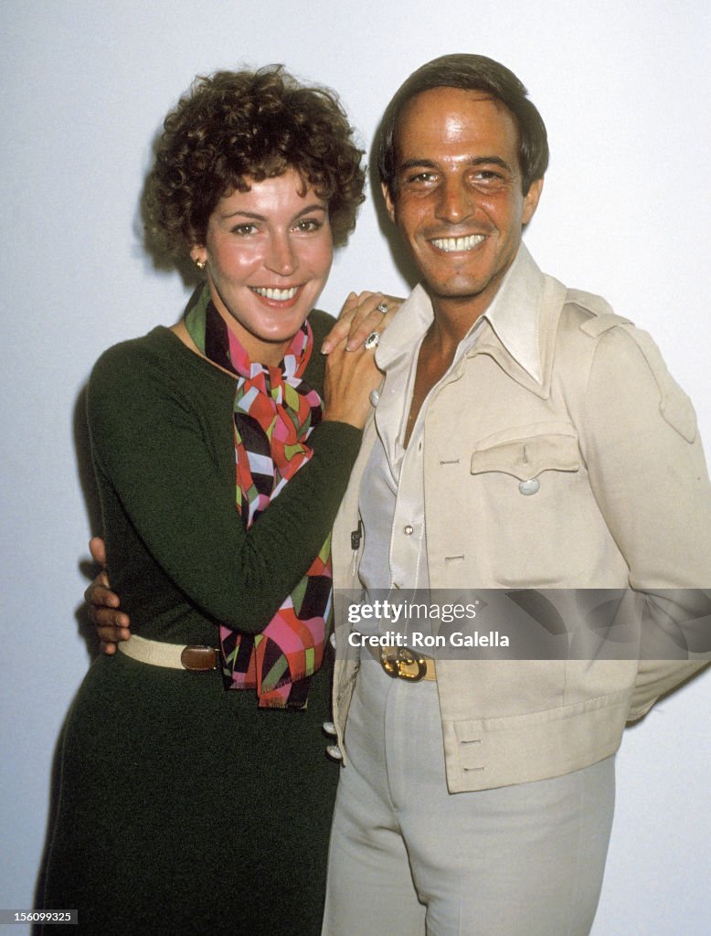 Ron Reddy Musician Helen Reddy and husband Manager Jeff Wald attend the Taping ...