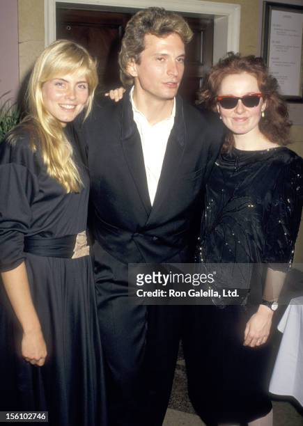 Model Kim Alexis, Actor Rex Smith, and Actress Kate Burton attend the Roundabout Theatre Company's Annual Gourmet Gala on May 11, 1987 at Roundabout...