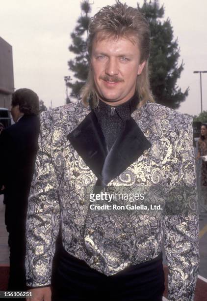 Musician Joe Diffie attends the 27th Annual Academy of Country Music Awards on May 29, 1992 at Universal Amphitheatre in Universal City, California.