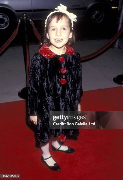 Actress Mara Wilson attends the 'Mrs. Doubtfire' Beverly Hills Premiere on November 22, 1993 at Academy Theatre in Beverly Hills, California.