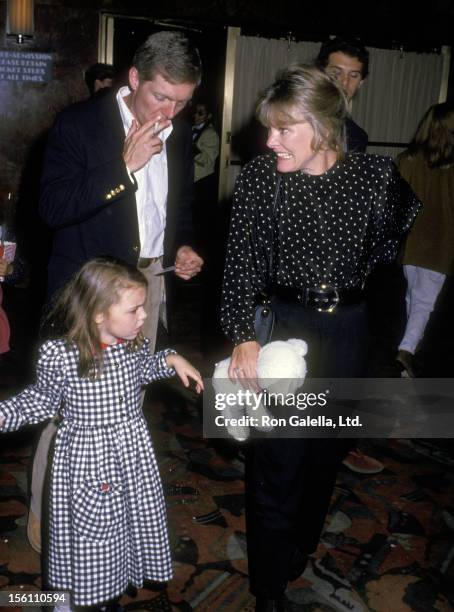 Actress Jane Curtin, Patrick Lynch, and daughter Tess Lynch attend the 'Moscow Circus Opening Night Show' on September 15, 1988 at Radio City Music...