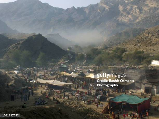 pilgrims at hinglaj yatra - balochistan stock pictures, royalty-free photos & images