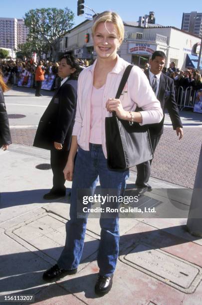 Actress Nicholle Tom attends the 'Jack Frost' Westwood Premiere on December 5, 1998 at Mann Village Theatre in Westwood, California.