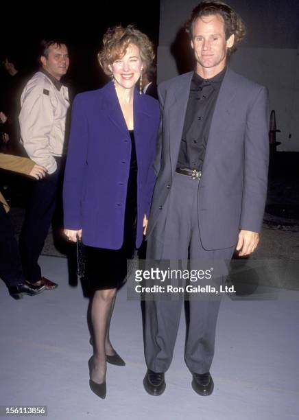 Actress Catherine O'Hara and husband Bo Welch attend the 'Edward Scissorhands' Westwood Premiere on December 6, 1990 at Avco Center Cinemas in...