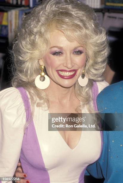 Musician Dolly Parton attends Fannie Flagg's In-Store Appearence to Promote Her New Book - 'Fried Green Tomatoes at the Whistlestop Cafe' on November...