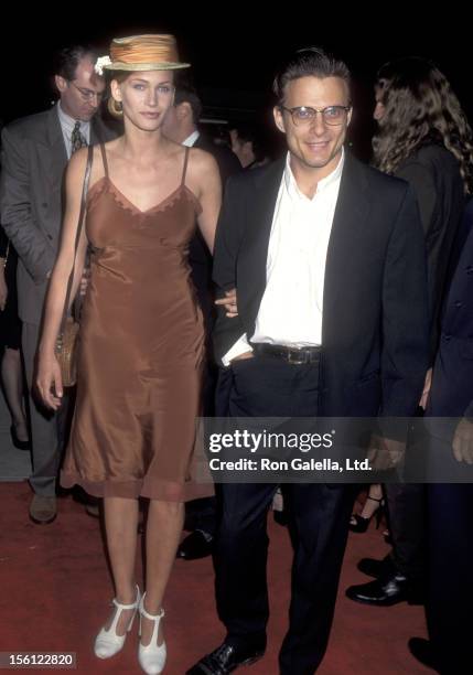 Actors Natasha Henstridge and Damien Chapa attend the 'Showgirls' Beverly Hills Premiere on September 21, 1995 at Academy Theatre in Beverly Hills,...