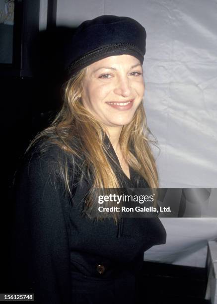 Singer Taylor Dayne attends the Fall '94 Fashion Week: Todd Oldman Fashion Show on April 7, 1994 at Bryant Park in New York City, New York.