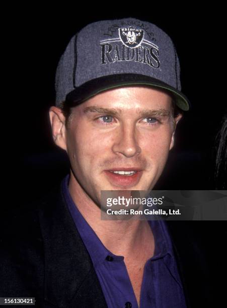 Actor Cary Elwes attends the 'Robin Hood: Men in Tights' Beverly Hills Premiere on July 23, 1993 at Academy Theatre in Beverly Hills, California.
