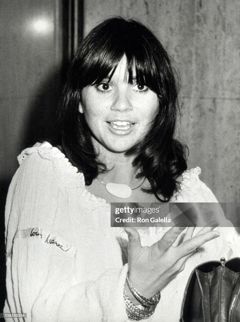 Singer Linda Ronstadt being photographed on March 7, 1978 at Dan ...