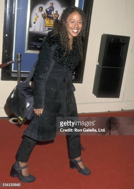 Actress Rachel True attends the 'Drowning Mona' Westwood Premiere on February 28, 2000 at Mann Bruin Theatre in Westwood, California.