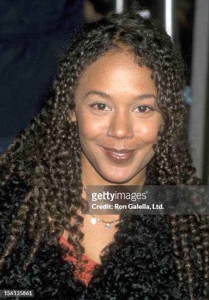 Actress Rachel True attends the 'Drowning Mona' Westwood Premiere on February 28, 2000 at Mann Bruin Theatre in Westwood, California.