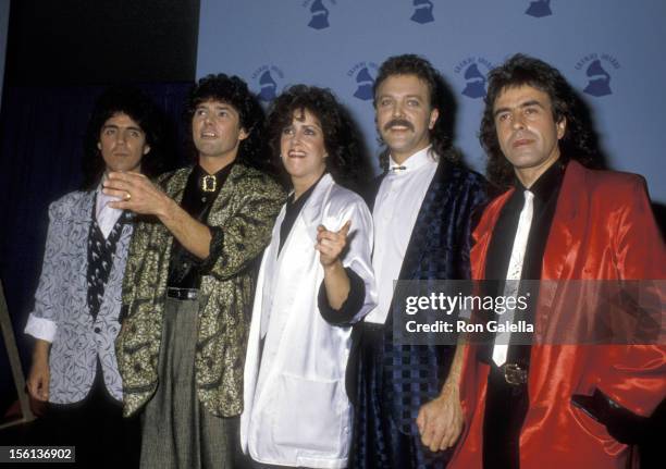 Musicians Grace Slick and the Jefferson Starship attend the 28th Annual Grammy Awards on February 25, 1986 at Shrine Auditorium in Los Angeles,...