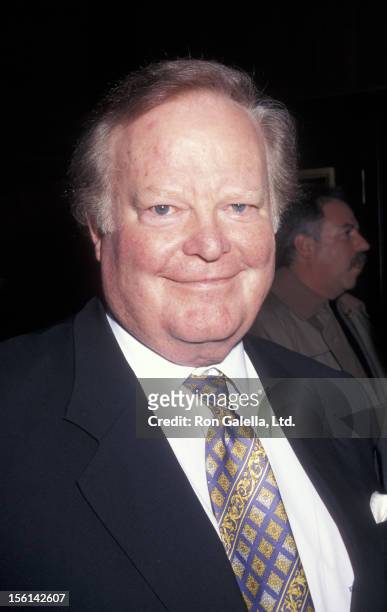 Businessman Roone Arledge attends the premiere of 'Primary Colors' on March 16, 1998 at the Ziegfeld Theater in New York City.