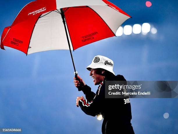 Esequiel Barco of River Plate celebrates after winning the Liga Profesional 2023 at Estadio M·s Monumental Antonio Vespucio Liberti on July 28, 2023...